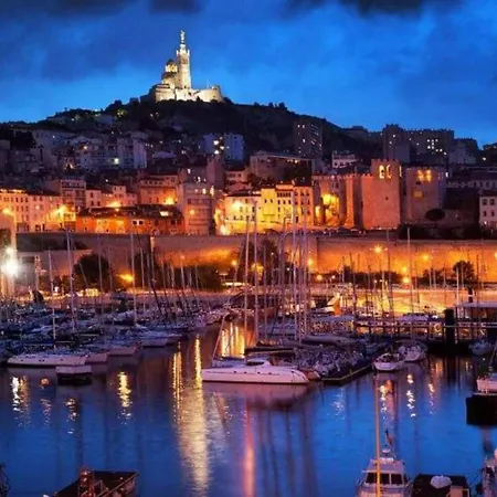 Nuitee Sur Un Yacht D'exception Face Au Mucem, Au Coeur Du Vieux-port * Marseilles